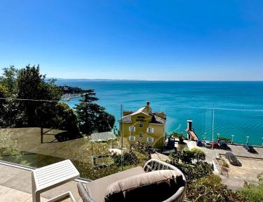 Deluxe Suite with Terrace and Sea View