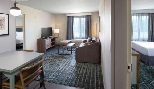 Two Bedroom Suite with One King and Two Queen Beds - Non-Smoking