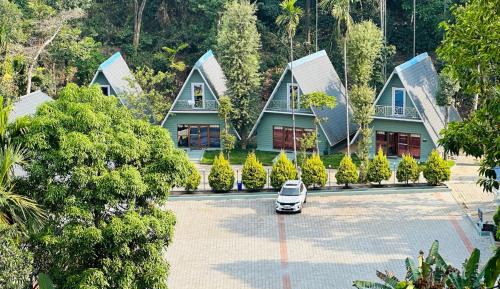 Family Room with Mountain View
