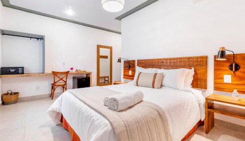  Standard Room with Queen-Size Bed