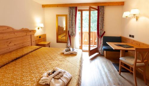 Standard Double or Twin Room with Garden View