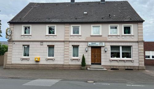 Single Room with Private Bathroom