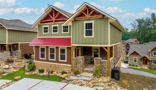 Four-Bedroom Holiday Home