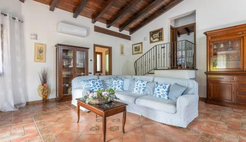 Villa with Garden View