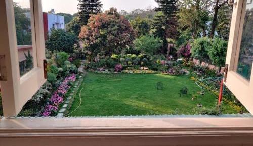 Queen Room with Garden View
