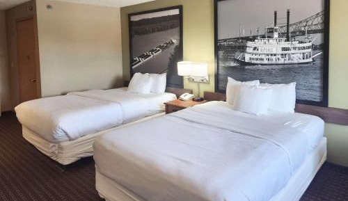 Quadruple Room with Two Queen Beds - Non Smoking/Interior Hall