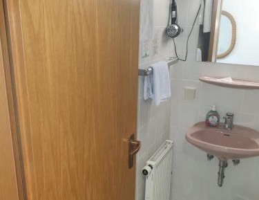 Economy Single Room