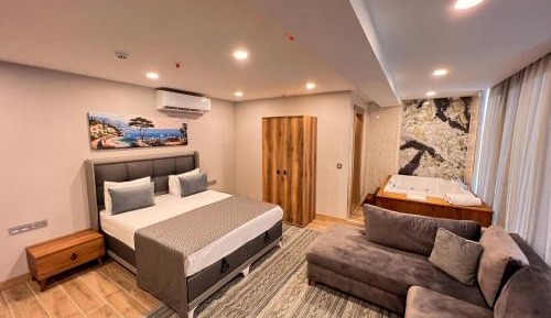 King Suite with Spa Bath