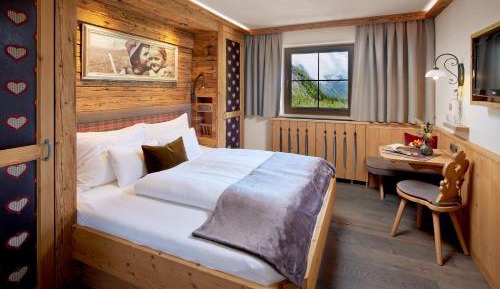 Double Room with Mountain View