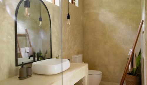 King Suite with Pool View