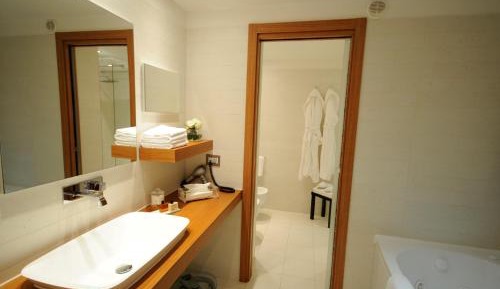 Deluxe Suite with Sea View