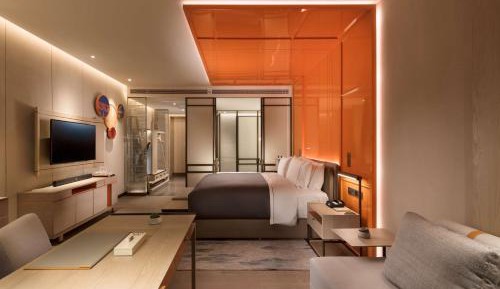 Deluxe King Room with Park View