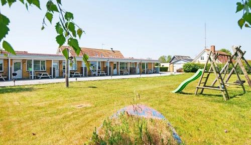 One-Bedroom Holiday Home