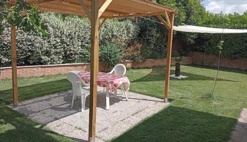 Apartment with Garden View