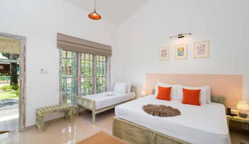 Triple Room with Pool View