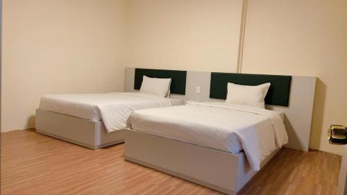 Twin Room with Extra Bed