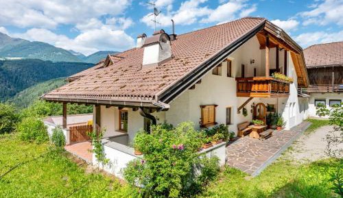 Superior One-Bedroom Apartment with Balcony