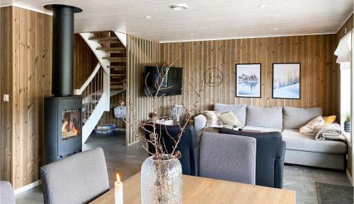 Three-Bedroom Holiday Home 