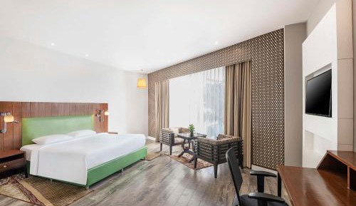 Deluxe King Room - Non-Smoking