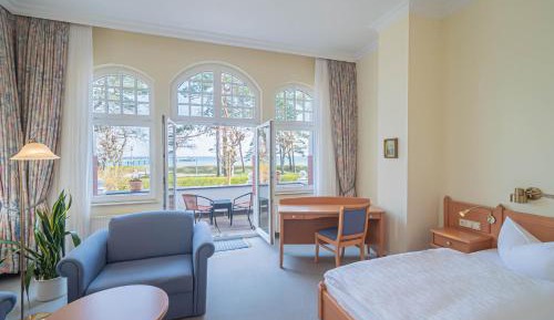 Deluxe Double Room with Balcony and Sea View