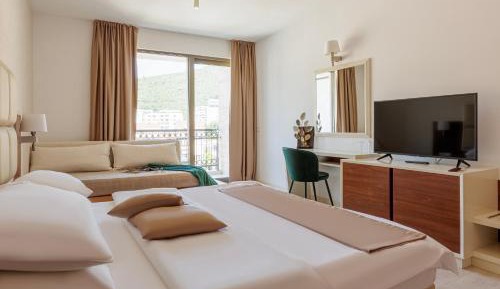 Triple Room with Balcony