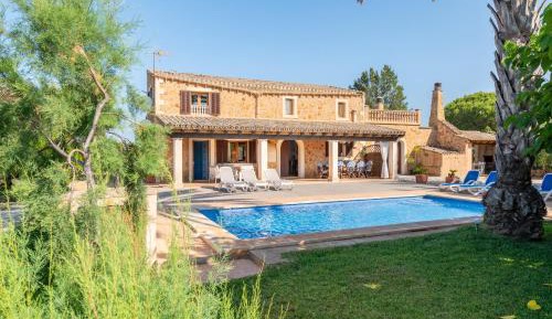 Villa with Garden View