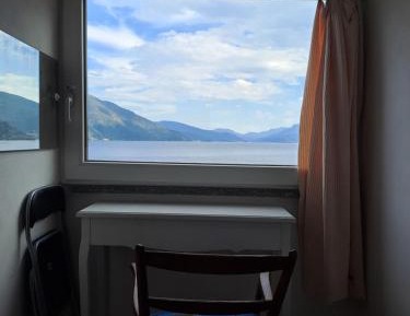 Apartment with Lake View