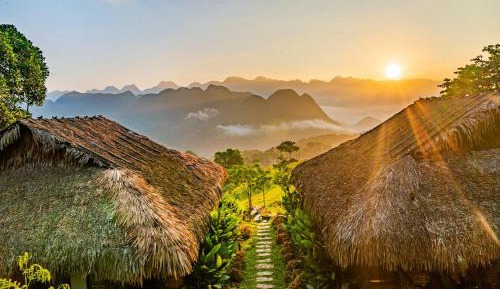 Deluxe Double or Twin Room with Mountain View