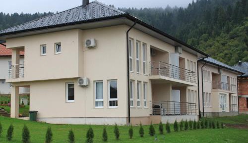 Villa with Garden View