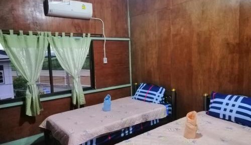 Standard Twin Room with Shared Bathroom