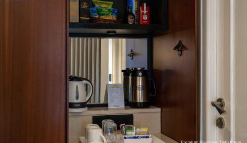 Premium Riverview Twin Room