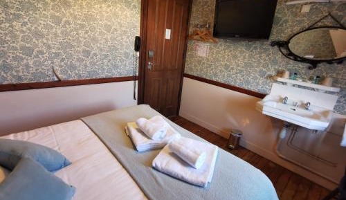 Double Room with Shared Bathroom
