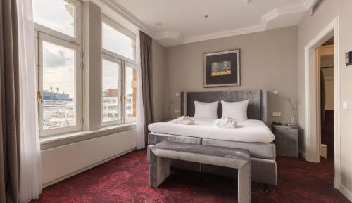Suite with City View
