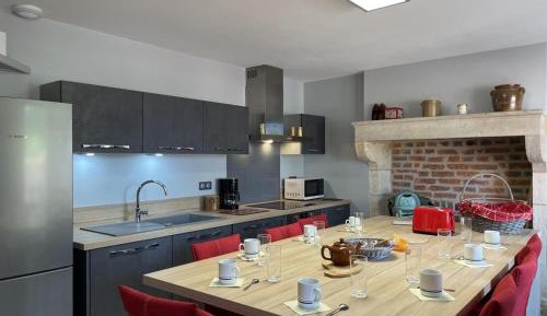 Holiday Home (9 Adults)