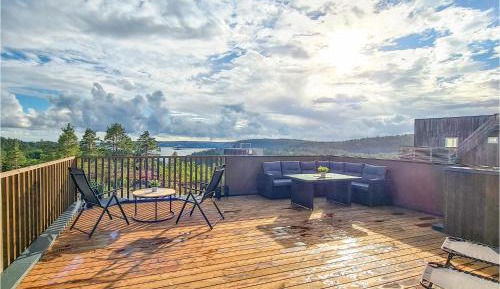 Three-Bedroom Holiday Home 