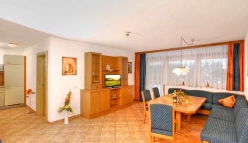 Luxury Three-Bedroom Apartment