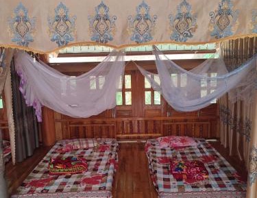 Single Room with Shared Bathroom