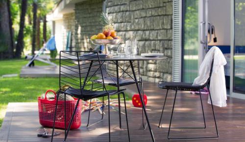 Bungalow with Garden View