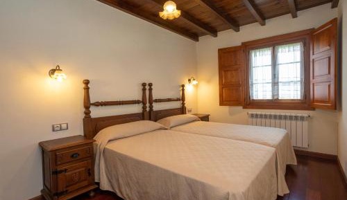 Apartment with Mountain View