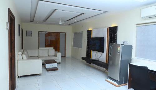 Villa with Garden View