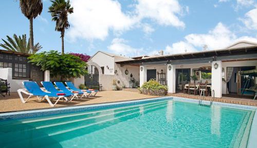 Villa with Garden View