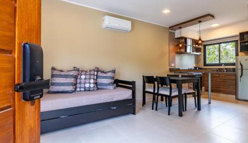 Apartment with Garden View