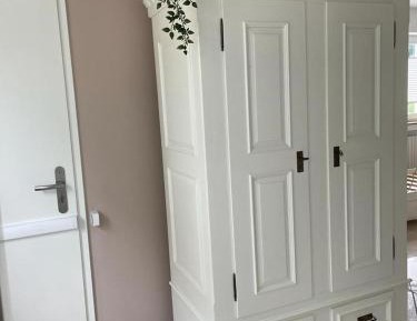 One-Bedroom Apartment with Balcony