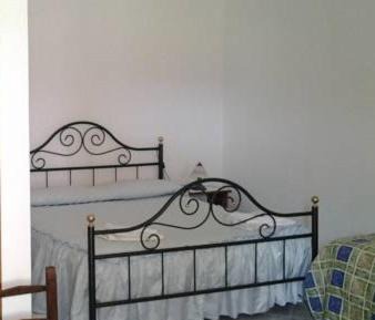 Deluxe Room (2 Adults + 1 Child)