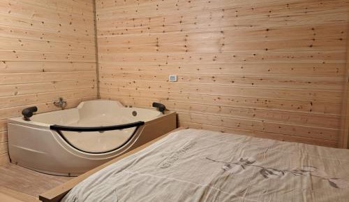 King Room with Spa Bath