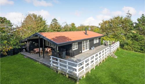Three-Bedroom Holiday Home 