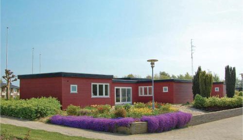 Ten-Bedroom Holiday Home