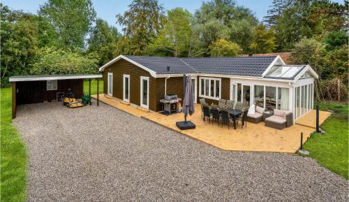 Four-Bedroom Holiday Home