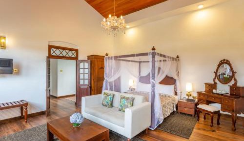 Suite with Lake View