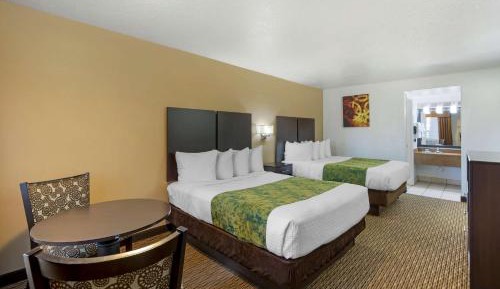 Queen Room with Two Queen Beds - Non-Smoking